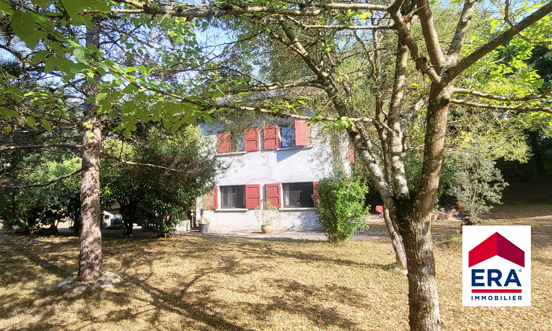 Maison 12 pièces 317 m² · à La Bâtie-Montgascon · 317 m² · 360 000 €