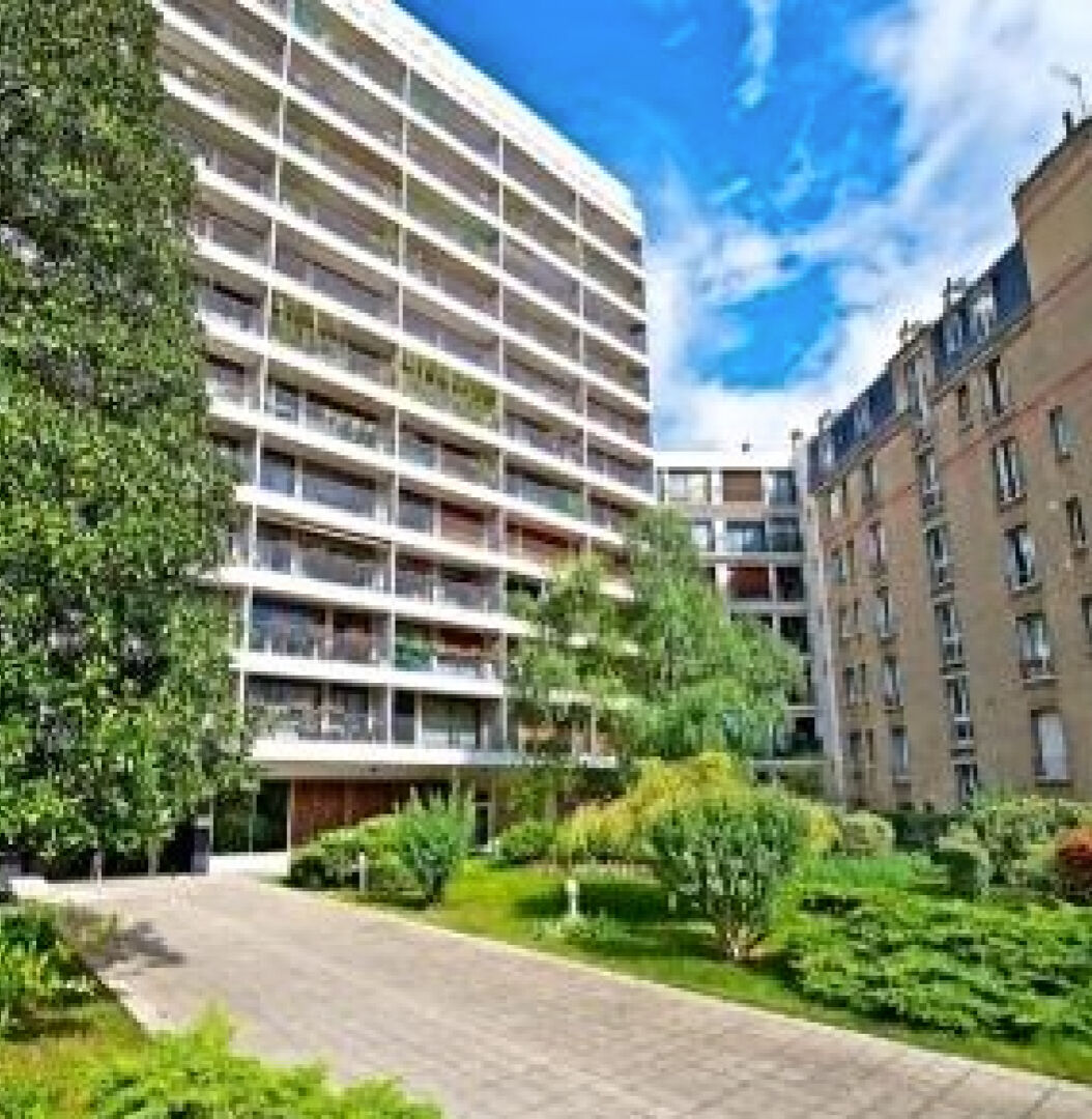 Local commercial 3 pièces 50 m² · à Paris · 50 m² · 420 000 €