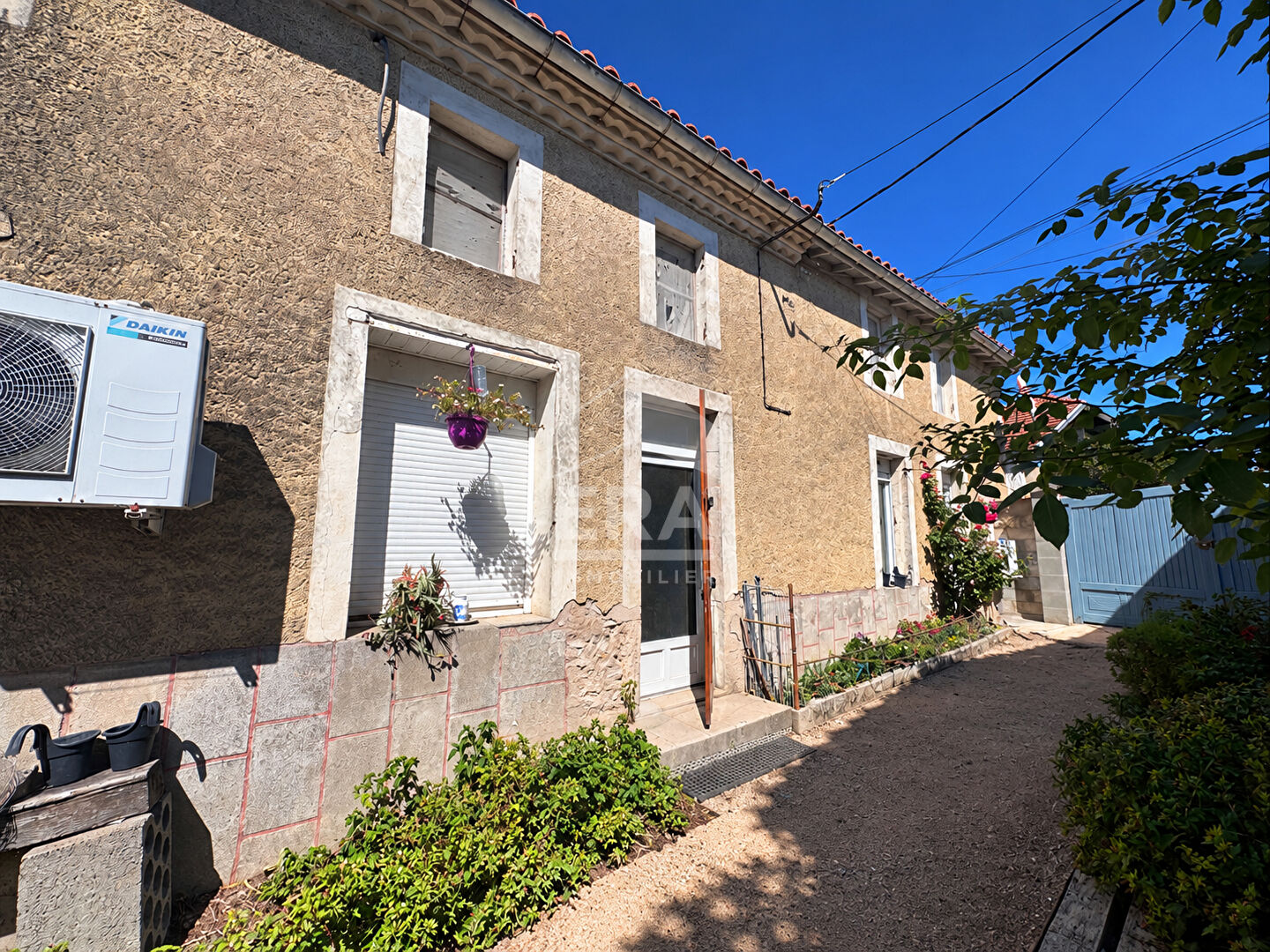 Maison 4 pièces 128 m² · à Anglade · 128 m² · 129 000 €