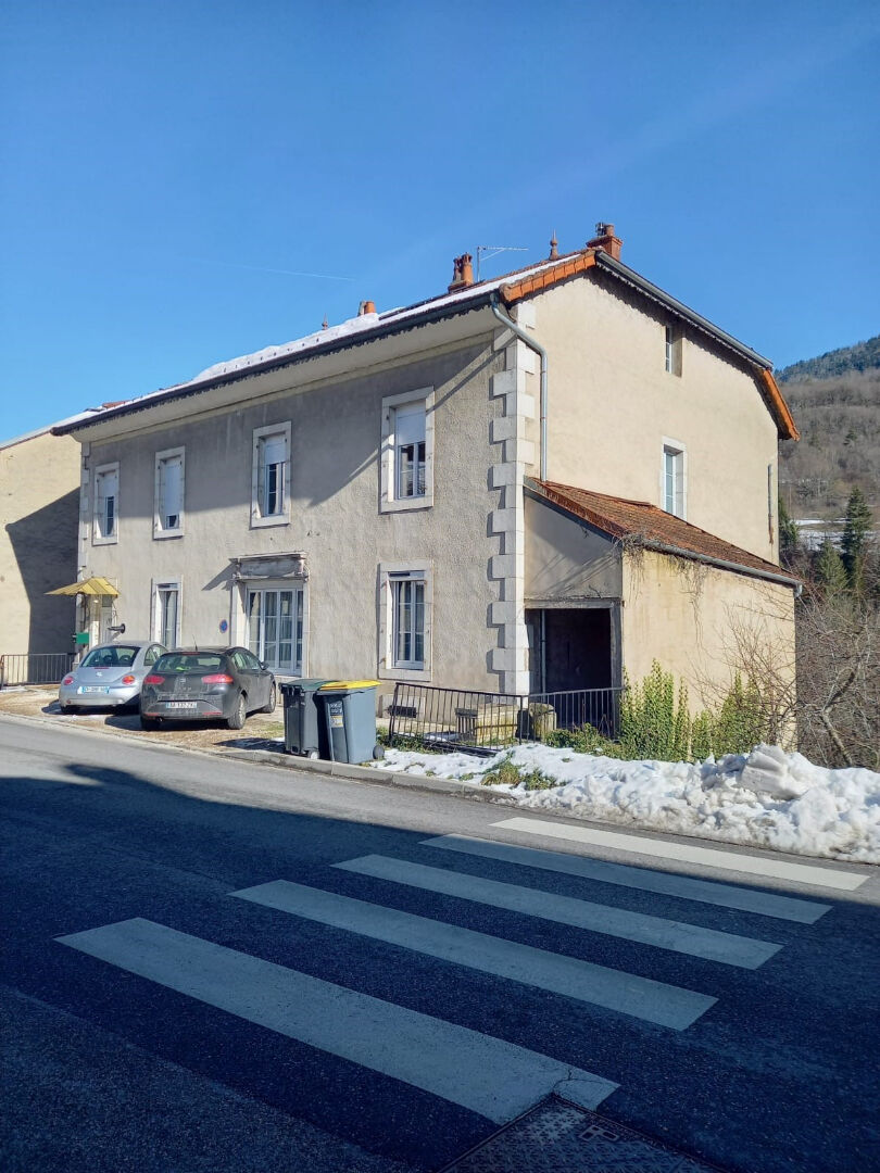 Immeuble 19 pièces 489 m² · à Saint Germain de Joux · 489 m² · 349 000 €