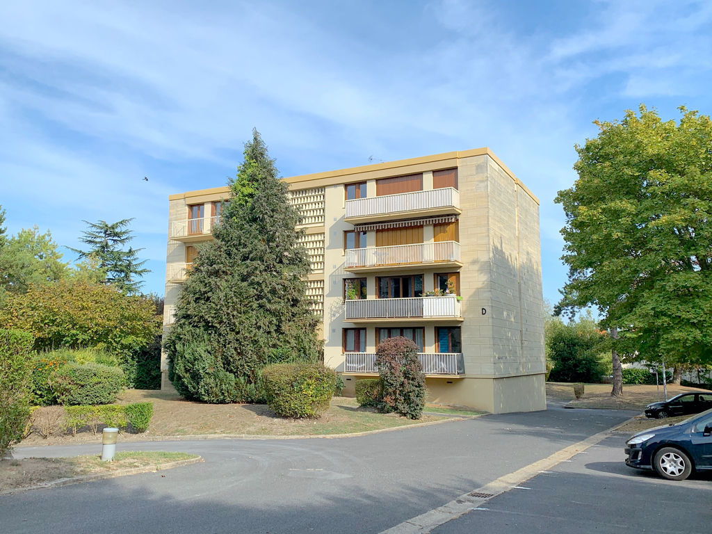 Herblay Sur Seine  Appartement type 4 pièces 82.65 m2 avec 2 grands Balcons et 1 Cave