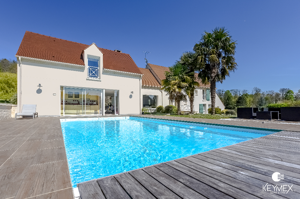Maison Parmain de 244 m2 de 10 pièces