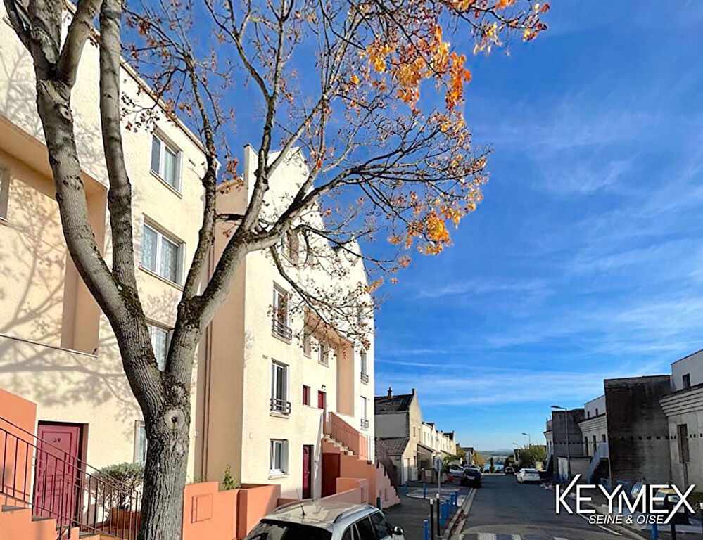 CERGY St Christophe - Appartement de 4 pièces en Duplex avec 2 terrasses + jardin & 1 Parking