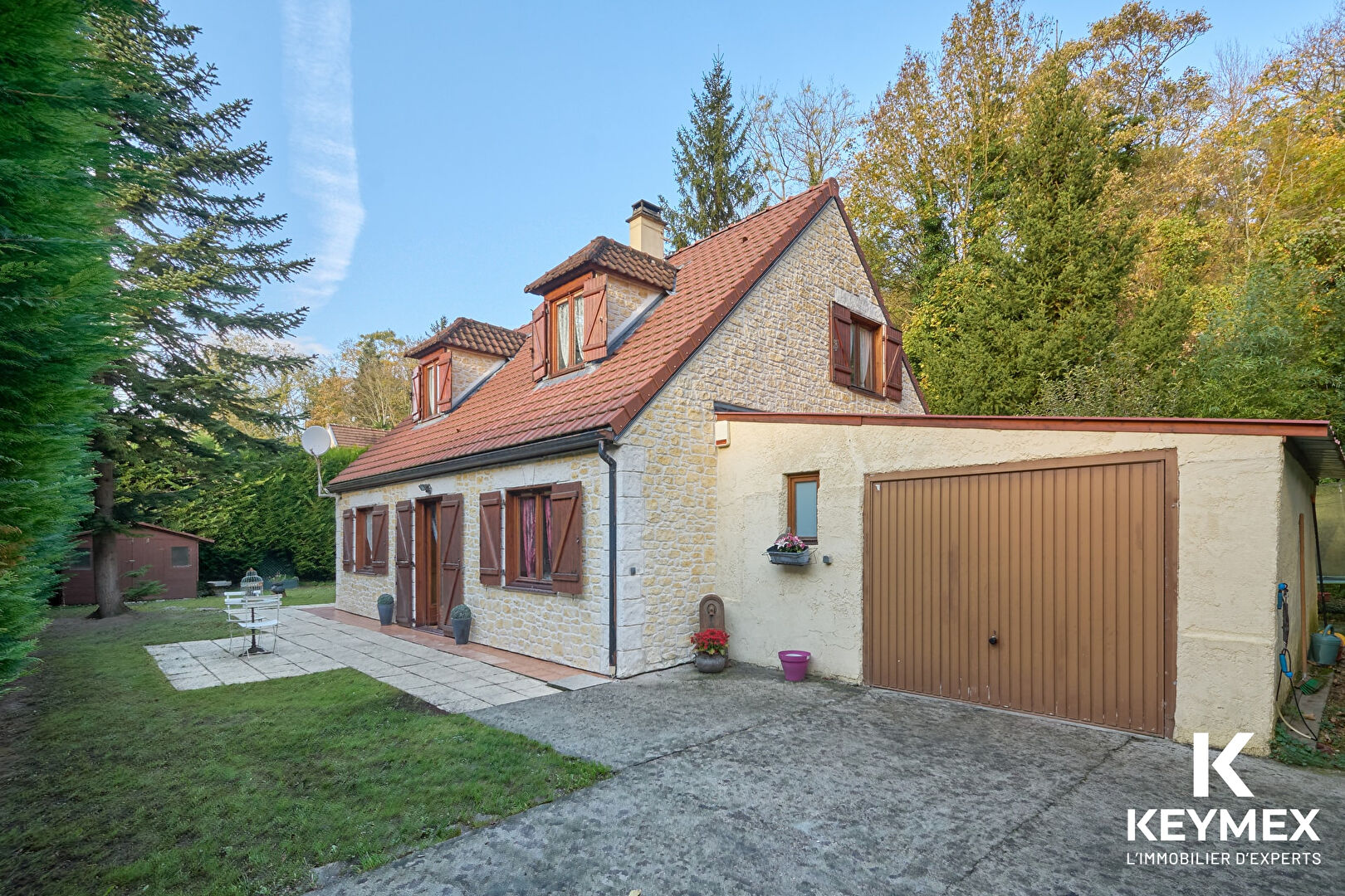 Maison  indépendante 6 pièce(s) 107 m2 sur 700 M² de terrain .