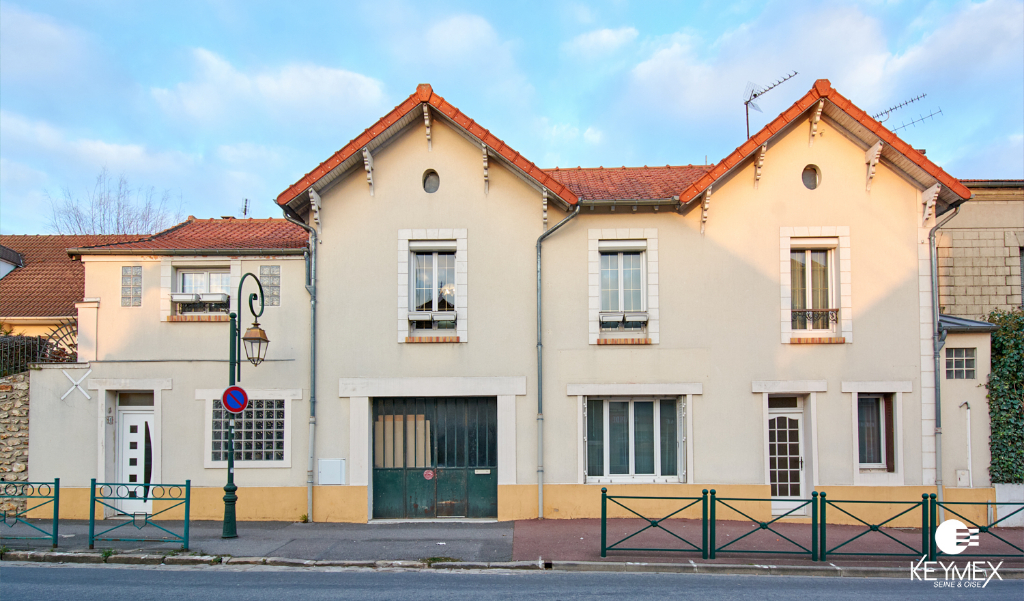 Maison de ville à deux pas de la gare (ligne H) desservant Paris en 30 mn