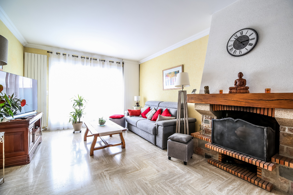 Maison  6 pièce(s) 140 m2