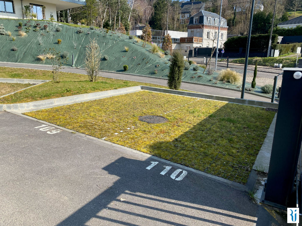 PARKINGS SUR MONT SAINT AIGNAN