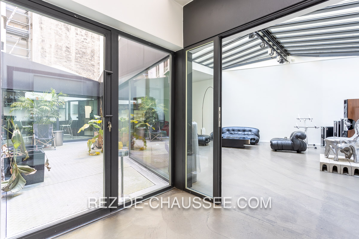FAIDHERBE-CHALIGNY LOCAL COMMERCIAL AVEC PATIO PRIVATIF